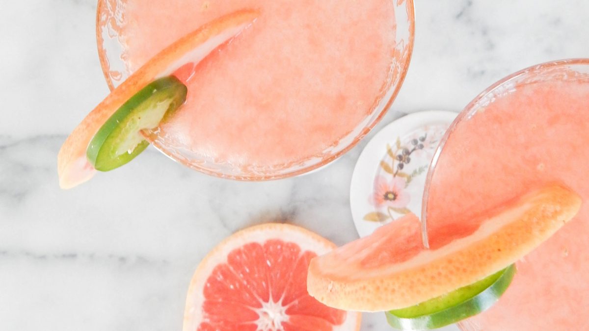 What do you mix with pink gin?